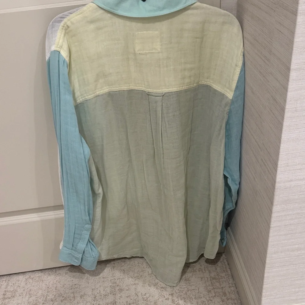 Colorblock Button Down Rails Shirt - Picture 2 of 3